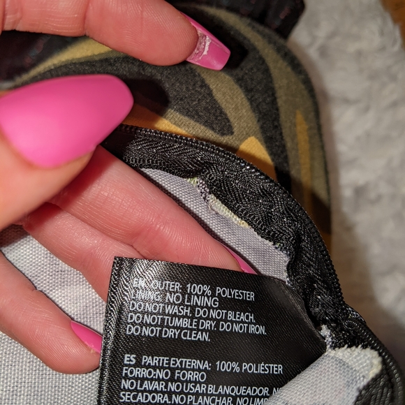 Nwt Kendall & Kylie bundle of 4 pouches/cosmetic bags - Picture 15 of 16